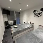 Waldstadt Homes, 아파트 *