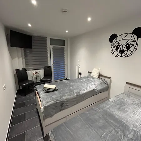 Waldstadt Homes, Lägenhet *