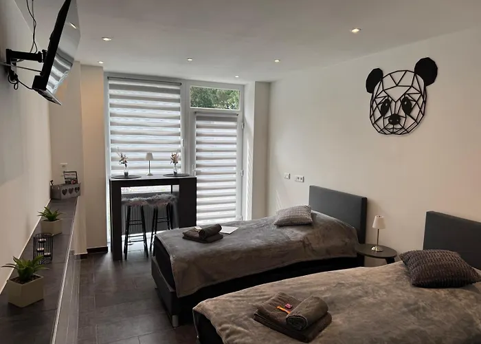 Waldstadt Homes, Apartament *